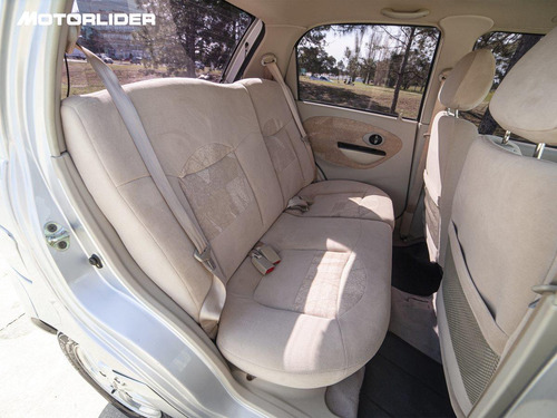 Imagen 13 de 25 de Chery Qq3 Confort 1.1 Extra Full | Permuta / Financia