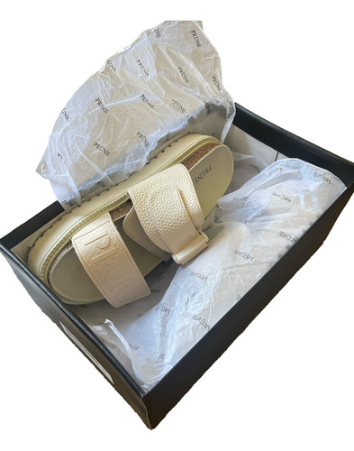 Sandalias Prune Blancas (Usado)