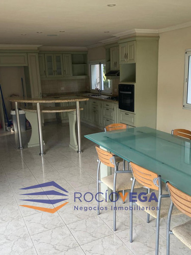 Casa En Venta En Campos De Alvarez