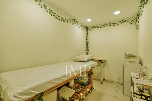 Amplio Local Comercial En Providencia