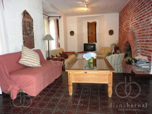 Punta Del Este, Pinares, Casa De 5 Dormitorios Y Piscina*- Ref: 42155