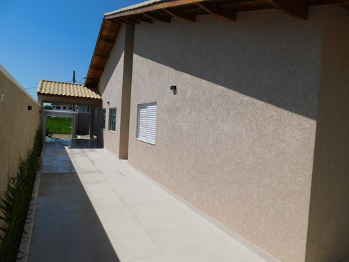 Casa Nova E Com Piscina A Venda Em Peruíbe