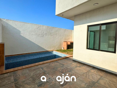 Se Vende Casa Con Alberca Privada En Veracruz, En Residencial Lomas Del Sol De La Riviera Veracruzana