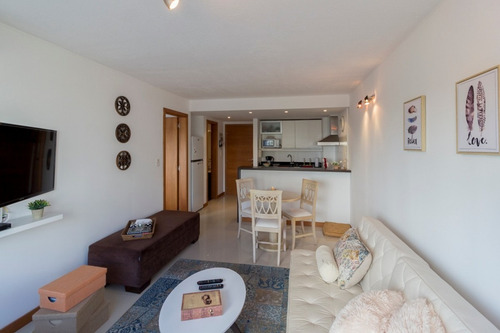 Apartamento En Venta En La Zona De Aidy Grill - Ref: 374
