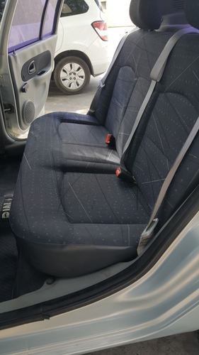 Imagen 11 de 15 de Renault Clio 1.5 Expression 2006