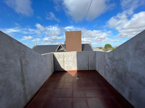 Departamento De Tres Ambientes En Venta En Sarandi