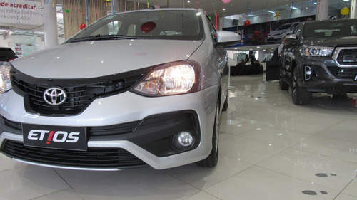 Toyota Etios X 1.3 (aut) (flex)