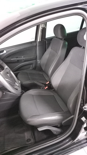 Imagen 8 de 11 de Volkswagen Gol Trend 2018 1.6 Trendline 5 Puertas