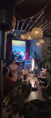Traspaso Restaurante Bar Todo Acondicionado Con Lic. Alcohol