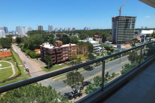 Imagen 21 de 30 de Be Punta Piso Alto Al Frente