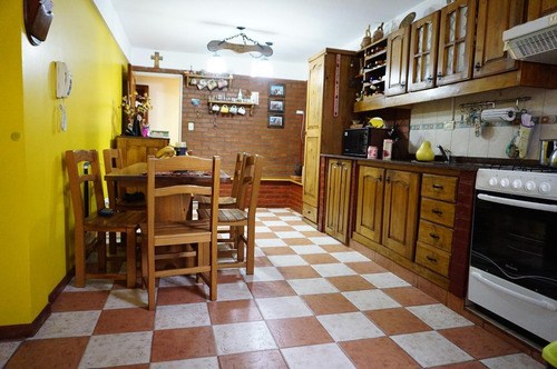 Imagen 18 de 30 de Semipiso 4 Ambientes Con Dependencia Cochera Impecable