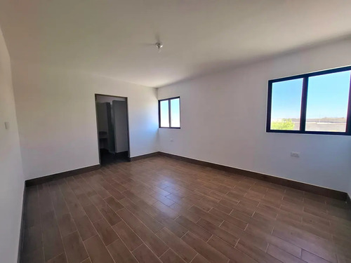 Casa En Venta En Circuito Cerrado Con Alberca