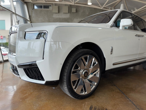 Rolls Royce Cullinan 2025