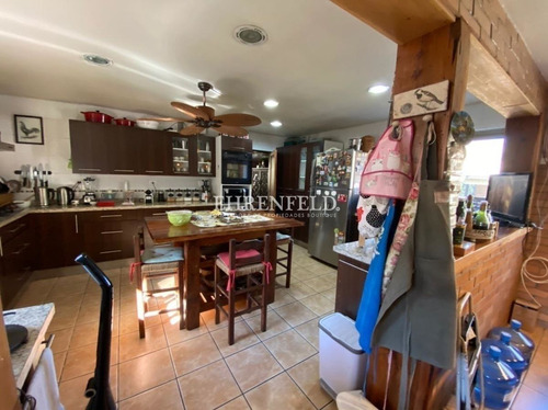 Casa En Venta De 6 Dorm, En Camino El Refugio. El Arrayán