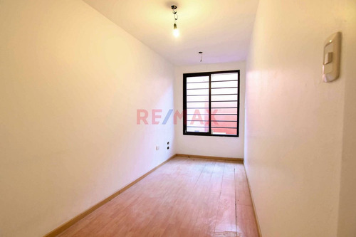 Venta Hermosa Casa 6 Amb En Barracas Con Cocheras