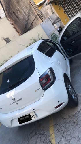 Imagem 2 de 6 de Renault Sandero 2017 1.0 12v Vibe Sce 5p