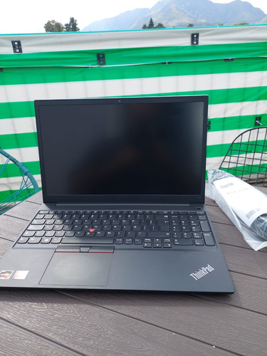 Lenovo Thinkpad E15 Gen 2, Ryzen 7, 24gbram-1tb-15,6-freedos Negro