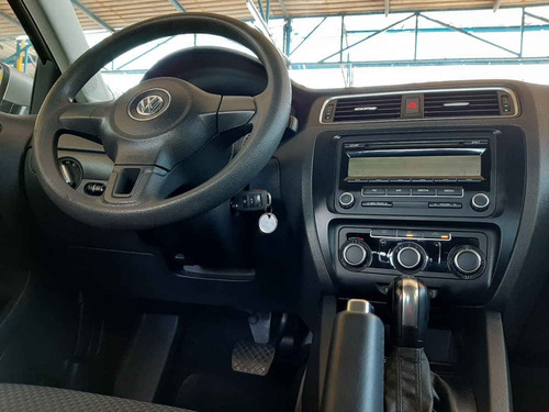 Volkswagen Jetta 2012 4p Style L5/2.5 Aut