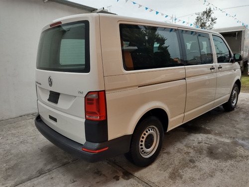 Imagen 4 de 15 de Volkswagen Transporter 2017 2.0 Pasajeros Mt 102 Hp