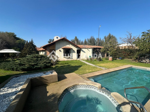 Casa En Arriendo De 7 Dorm. En Talagante