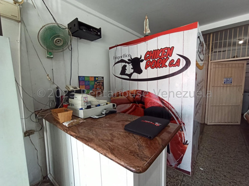 Vende Frigorífico Con Excelente Punto Comercial, Zona Muy Concurrida De Turmero Aragua 24-1133 Irrr