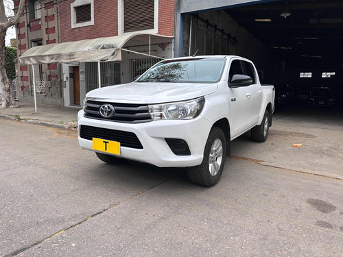 Toyota Hilux 2.8 Cd Sr 177cv 4x4