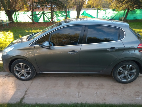 Peugeot 208 1.6 Feline