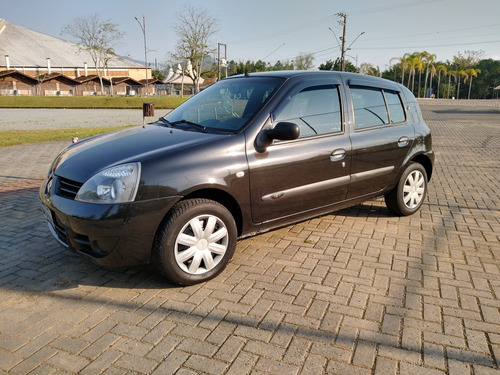 Imagem 1 de 8 de Renault Clio 2007 1.0 16v Expression Hi-flex 5p