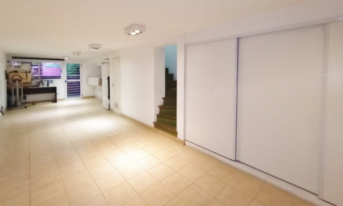 Amenedo Al 600 Adrogue Triplex Excelente Jardin Parrilla Doble Coch 3 Dorm