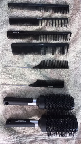 Kit De 6 Peines + 2 Cepillos Babyliss Pro Negro (Usado)