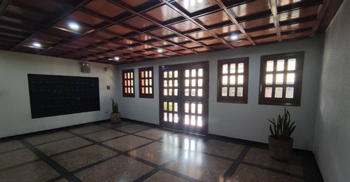 Imagen 8 de 9 de Se Vende Apartamento En Edificio Martinica Ii. Código: 135683