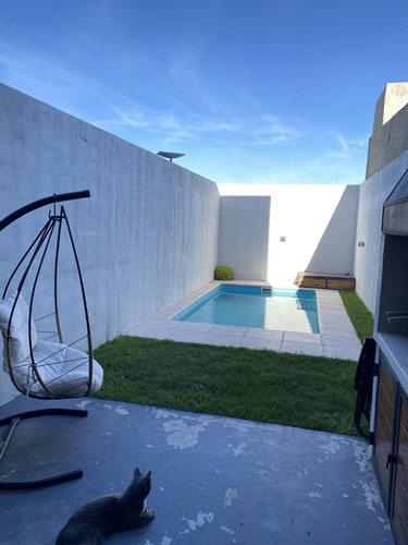 Dúplex En Venta - 2 Dormitorios 2 Baños - Cochera - 93,40mts2 - General Roca
