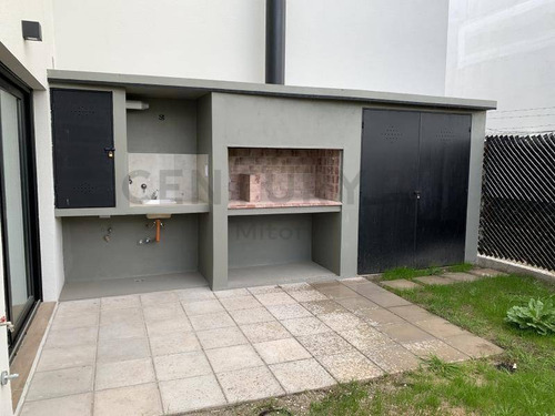 Imagen 8 de 9 de Duplex De 3 Dormitorios En Venta En City Bell