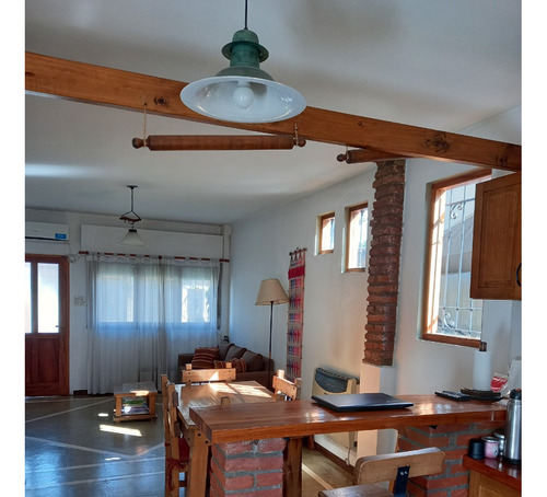 Casa 4 Ambientes, Con Jardín, Parrilla, Terraza Y Espacio De Usos Múltiples, En Villa Ballester.
