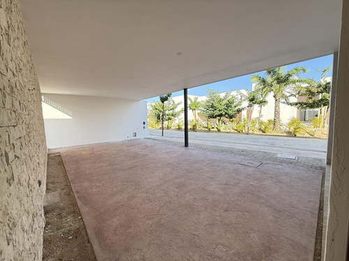 Casa En Venta Merida, En Privada, Con 562 Mt De Construccion