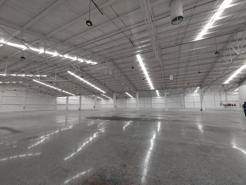 Bodega En Renta De 4,800m2 En Naucalpan