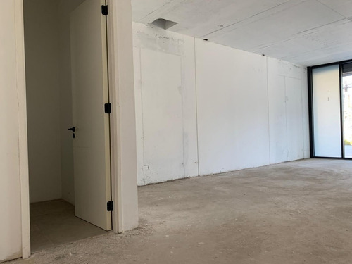A Estrenar, Local Nuevo: Útil 47m2, Terraza 30m2. Ñuñoa.