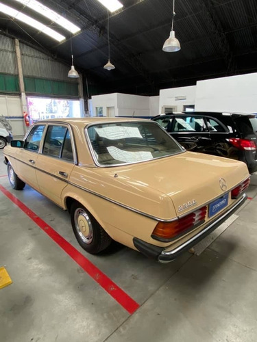 Mercedes Benz 230 E