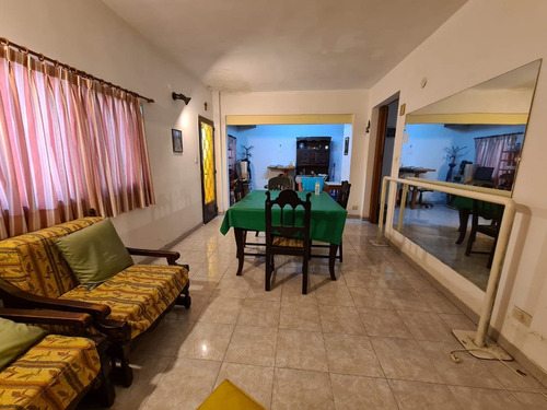 Venta 4 Ambientes ,patio Y Terraza