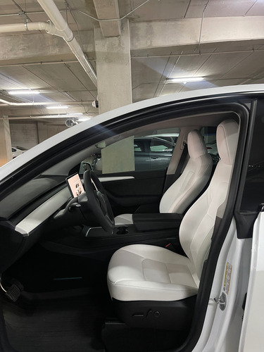 Tesla Model Y- Mayor Autonomia (en Estado Impecable)