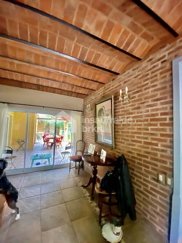 Se Alquila Casa En El Barrio La Escondida, Tigre, 5 Habitaciones Y Piscina!!!