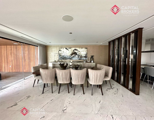 Casa En Venta De Lujo En Villa Verona Con Alberca