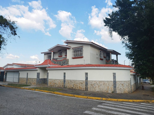 219775 L. P. Venta Casa, Urb. Valles De Camoruco, Valencia Solo Clientes