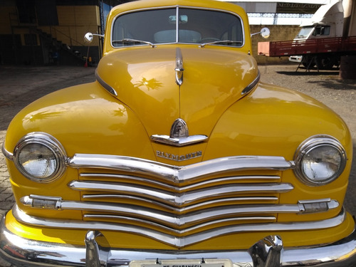 Imagem 13 de 13 de Plymouth 1947 - Amarelo 4 Portas - Funcionando