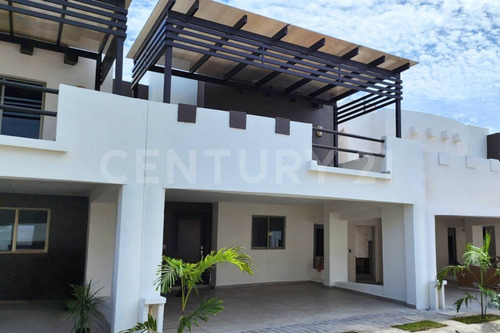 Casa En Venta En Fraccionamiento Montecarlo Grand, Mazatlán Sinaloa