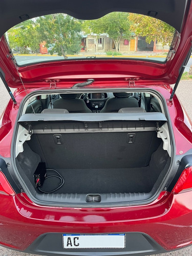 Imagen 10 de 12 de Chevrolet Onix 1.4 Lt L/17 2018