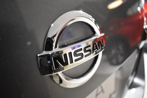 Imagen 13 de 25 de Nissan Versa Exclusive Cvt Juan Carlos