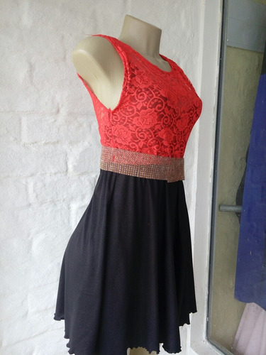 Vestido Corto Negro Con Encaje. Creaciones Asys