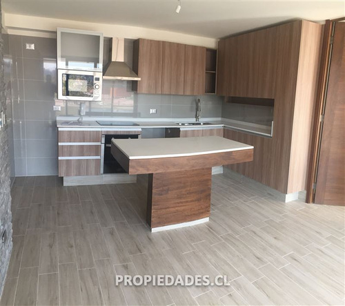 Departamento En Arriendo De 2 Dorm. En Providencia