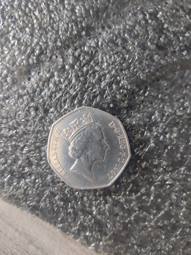 Moneda 50 Pen Reina Elizabeth 